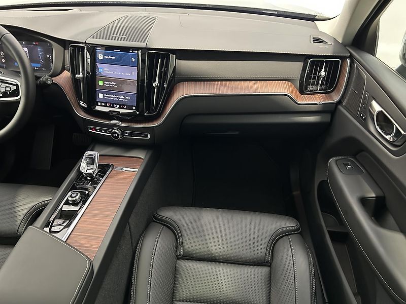 Volvo XC60 2.0  B4 4x4 ULTIMATE - fotka 22 z 33