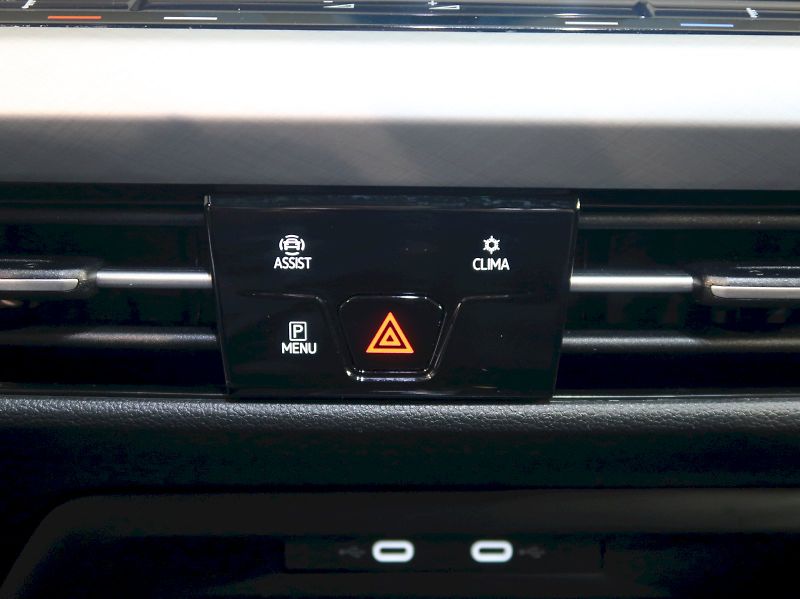 Volkswagen Golf (2024) VARIANT 2.0TDI 110KW DSG - fotka 28 z 34