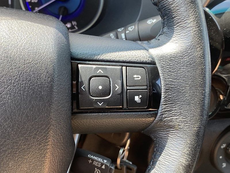 Toyota Hilux 2.4D, ČR, Active, tažné - fotka 17 z 29