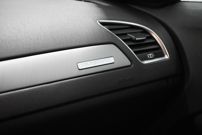 Audi A4 2.0 TFSI 162kW QUATTRO S-LINE - fotka 19 z 27