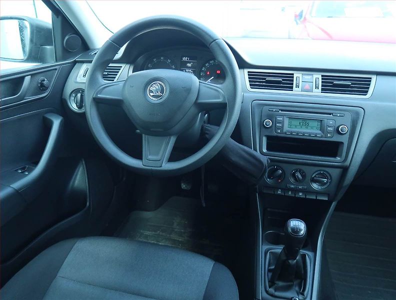 Škoda Rapid (2013) 1.2 TSI - fotka 7 z 14