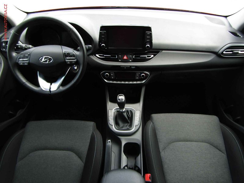 Hyundai i30 (2023) 1.0 T-GDi, ČR, Smart - fotka 8 z 21