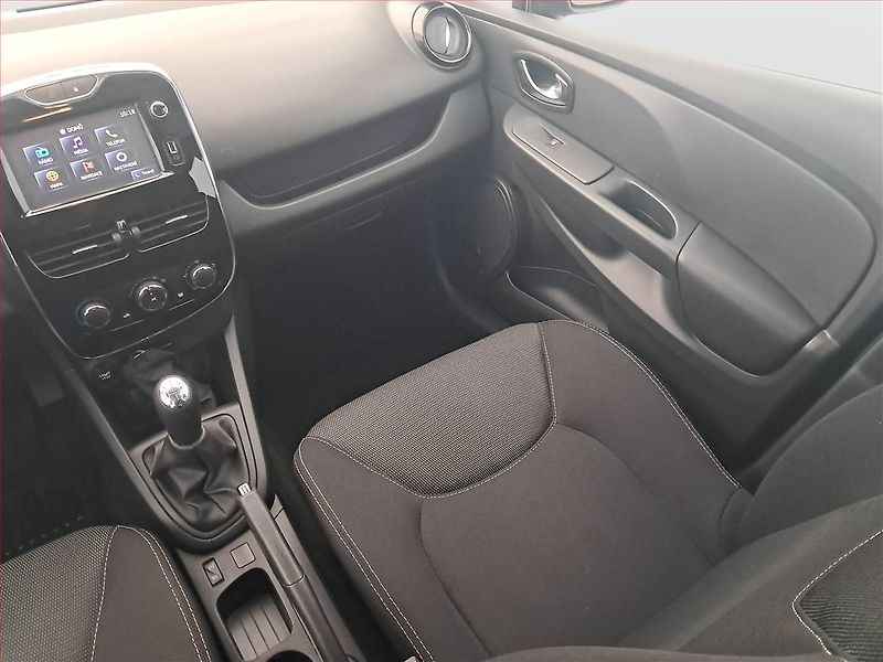 Renault Clio (2015) 1.2 16V, Tempomat - fotka 8 z 17