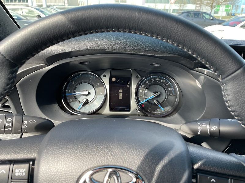 Toyota Hilux 2.8D Invincible ODBĚR 3/2027 - fotka 15 z 31