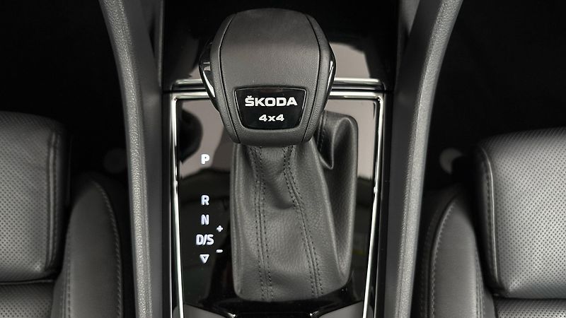 Škoda Kodiaq 2.0 TSI DSG 4x4 L&K - fotka 29 z 34