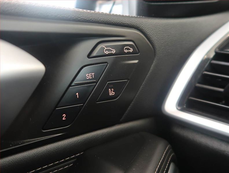 BMW X6 (2021) xDrive30d, ACC, Výhřev, Kamera - fotka 18 z 20