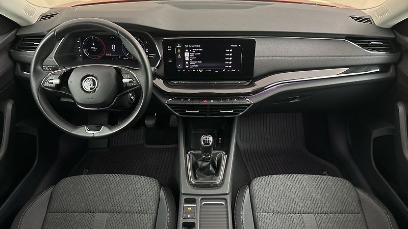 Škoda Octavia 2.0 TDI Style - fotka 8 z 25