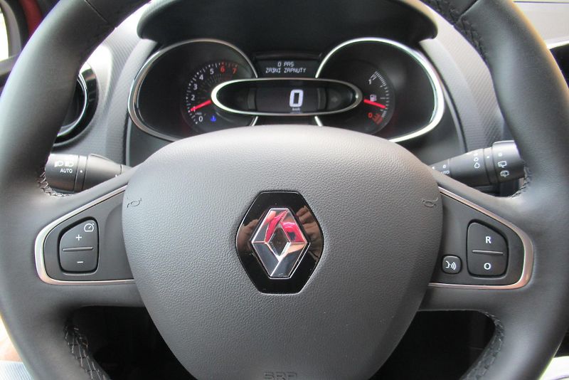 Renault Clio 0.9 TCe KLIMA VYHŘÍV. SEDADLA - fotka 11 z 20