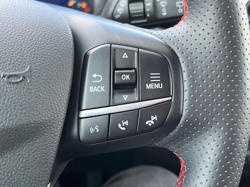 Ford Kuga (2024) ST-line HEV 2.5 112kW , 4x4, Č - fotka 19 z 27