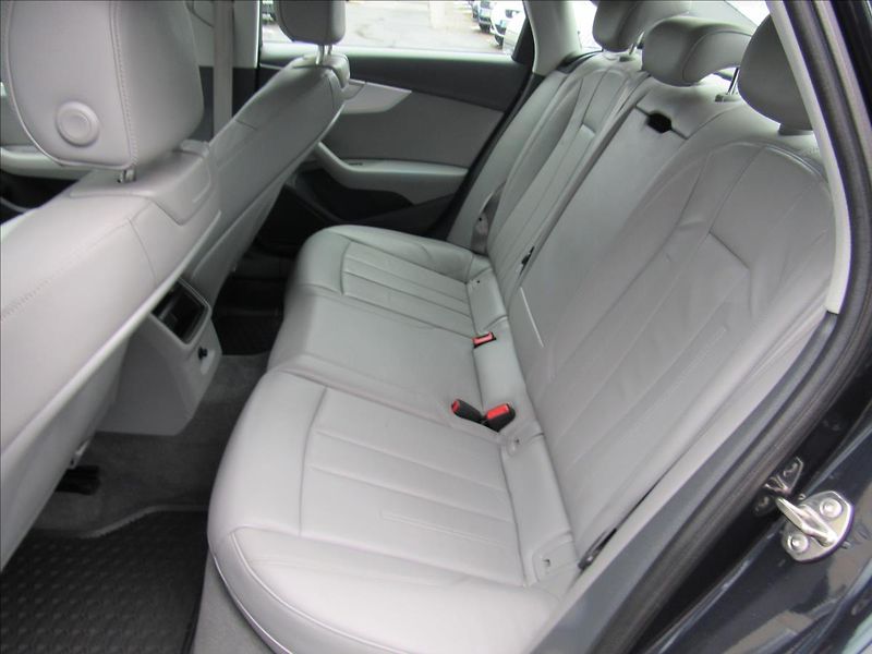Audi A4 2,0 TDI 110kW Sedan - fotka 10 z 34