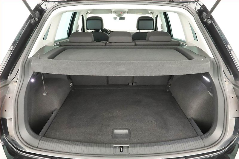 Volkswagen Tiguan (2022) Life 2.0 TDI - fotka 19 z 20