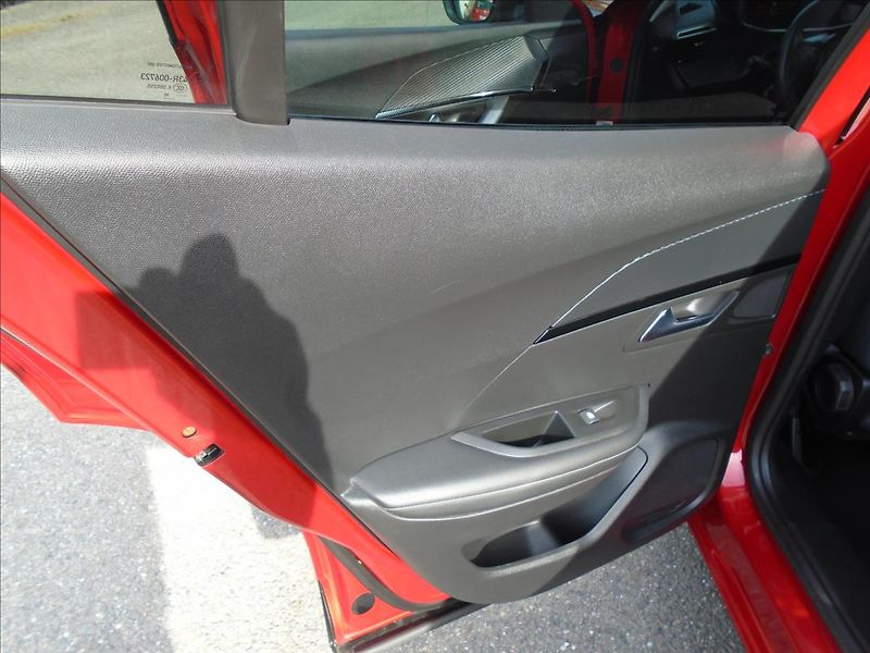 Peugeot 2008 1,2 - fotka 12 z 30