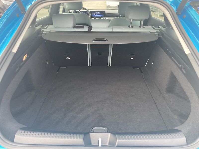 Mercedes-Benz CLA 180d SB Progressive - fotka 16 z 27
