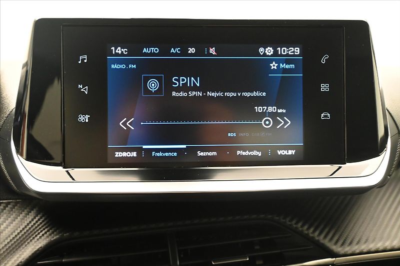 Peugeot 2008 1,5 HDI 81kW LED TAŽNÉ Záruka - fotka 19 z 31