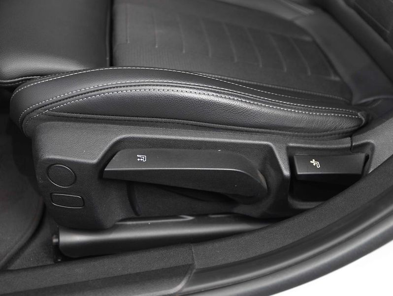 BMW Řada 3 320d xDrive - fotka 21 z 22