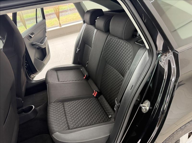 Škoda Rapid 1,2 TSI, Climatronic, CarPlay - fotka 22 z 26