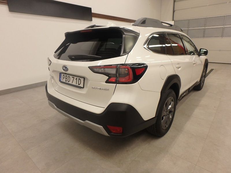 Subaru Outback 2.5i 4WD Active - fotka 5 z 17