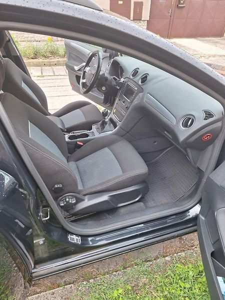 Ford Mondeo (2010) kombi MK4, 2.0 TDCi (85kW) - fotka 11 z 22
