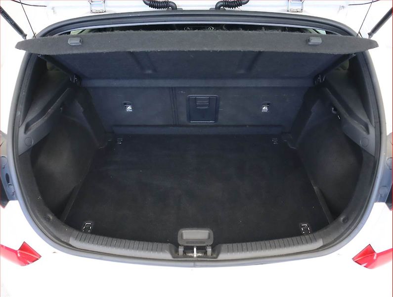 Hyundai i30 (2017) 1.4 CVVT, Serv.kniha, Tempomat - fotka 14 z 19