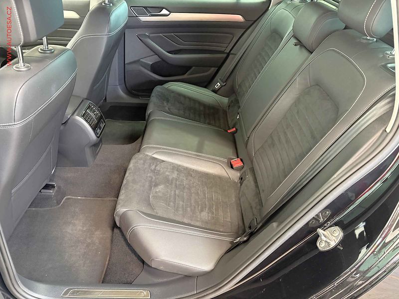 Volkswagen Passat (2020) 2.0TDi, ELE, DSG, LED - fotka 10 z 17