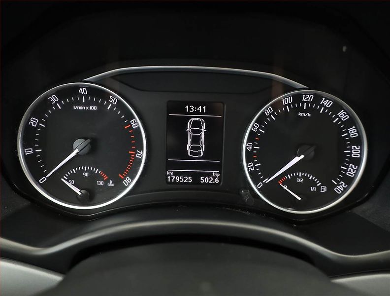 Škoda Octavia (2012) Ambition 1.2 TSI, Tempomat - fotka 8 z 12