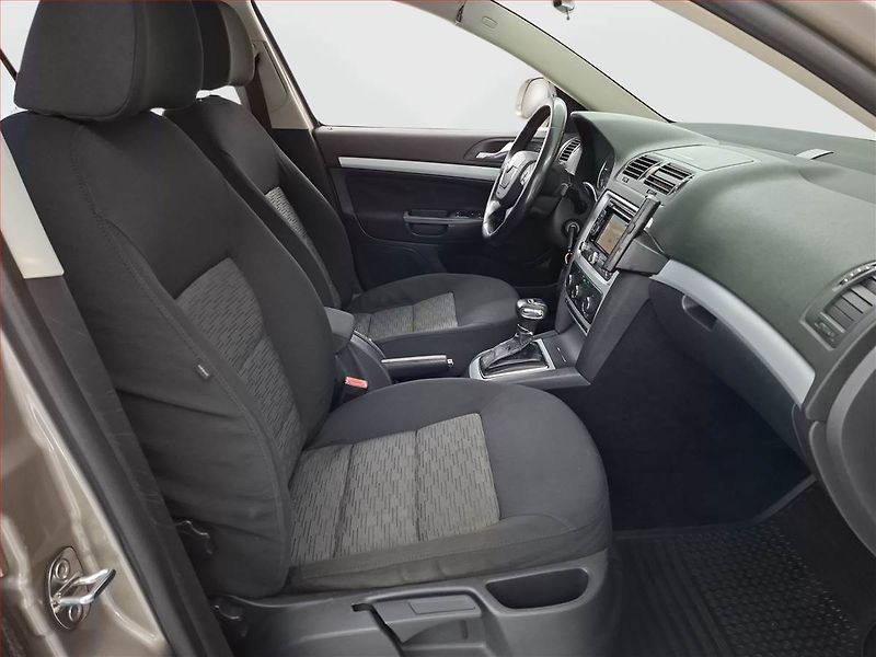 Škoda Octavia (2009) 1.9 TDI DPF, Automat - fotka 9 z 18