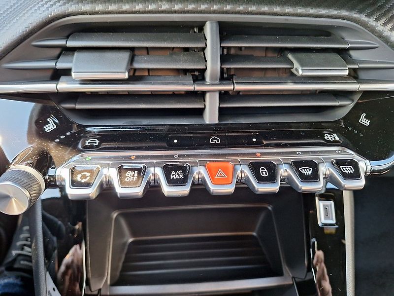 Peugeot 2008 (2026) STYLE TURBO 100 M6 - fotka 13 z 17