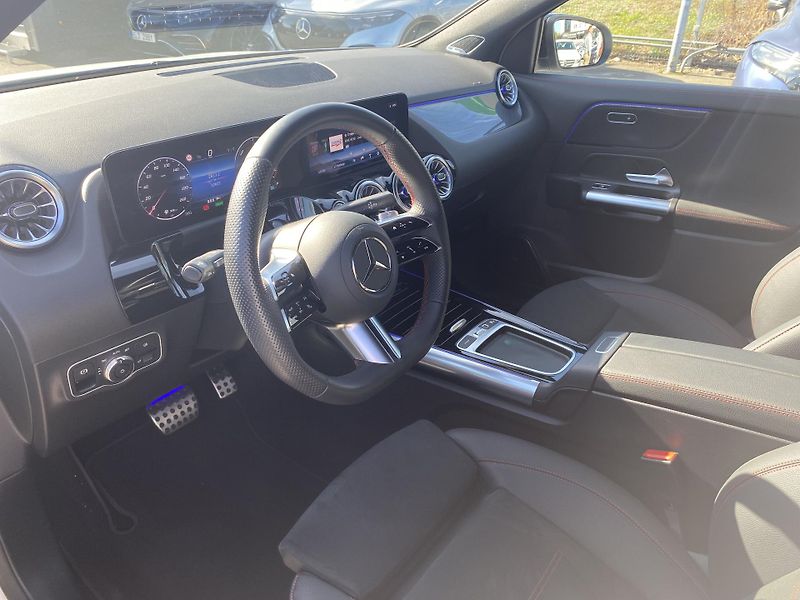 Mercedes-Benz GLA GLA 250e AMG - fotka 13 z 28