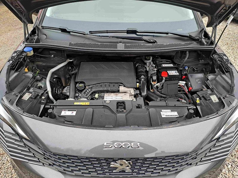 Peugeot 5008 1,2PT EAT8 ALLURE LED ALU NAVI - fotka 20 z 25