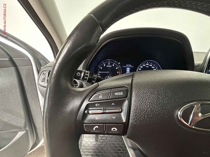 Hyundai i30 (2023) 1.0 T-GDi, 2.maj,ČR, Smart - fotka 16 z 18