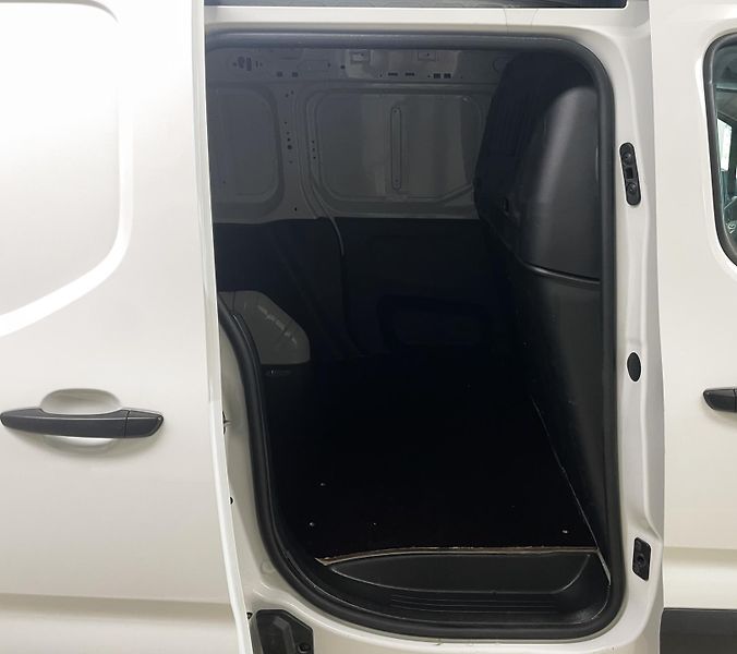 Toyota ProAce City 1.5 D-4D 100 Active SWB, ČR - fotka 9 z 22