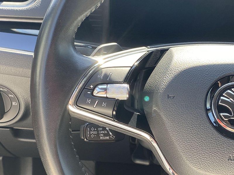 Škoda Superb (2023) Combi 2.0 TDI DSG L&K - fotka 18 z 35
