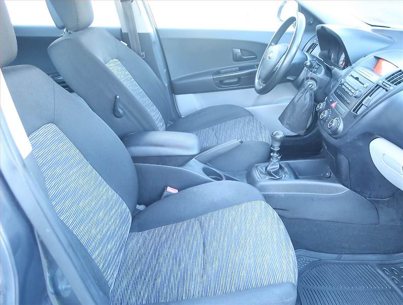 Kia Ceed (2009) 1.6 CVVT, ČR,1.maj, Serv.kniha - fotka 9 z 14