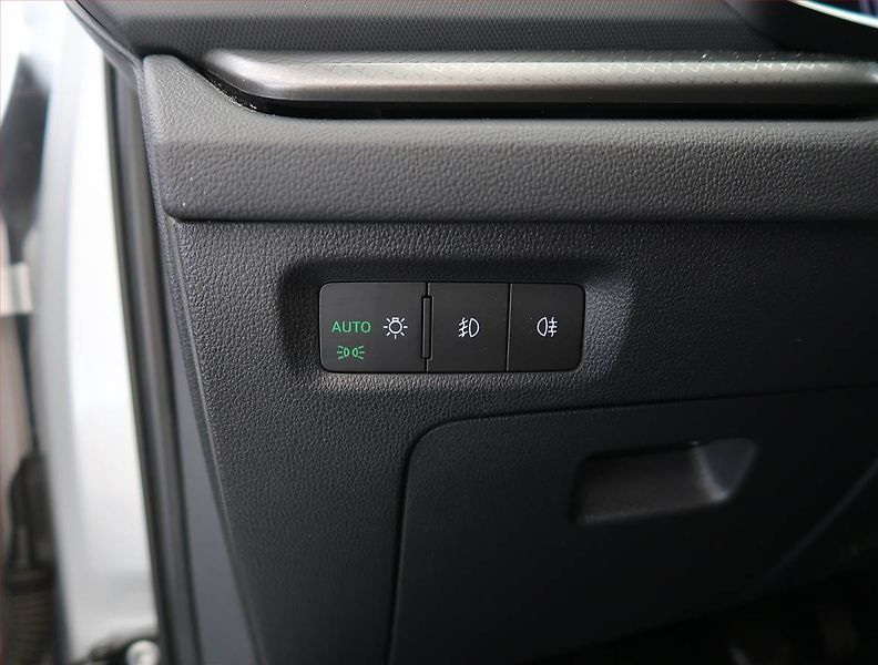 Škoda Octavia (2023) Ambition 2.0 TDI, digi klima - fotka 21 z 24