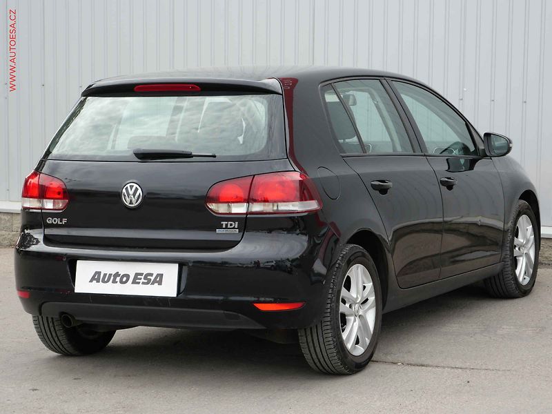 Volkswagen Golf (2010) 1.6TDi, Highline, DSG - fotka 4 z 18