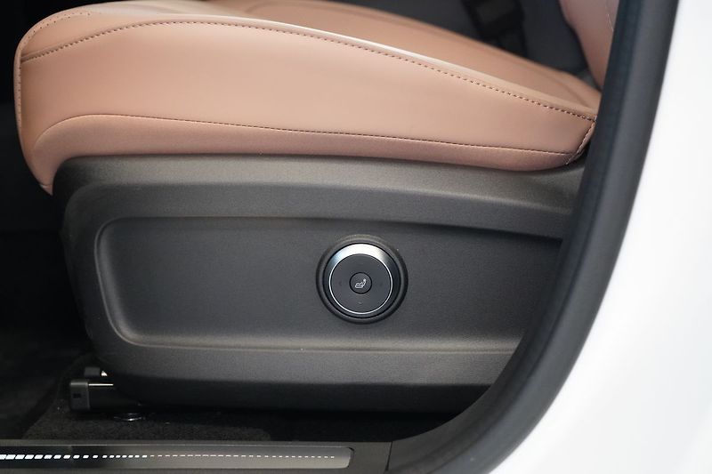 Chery Ostatní UNIQUE 1.5 TGDI PHEV - fotka 16 z 22