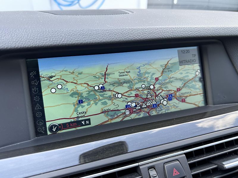 BMW Řada 5 530d Head-Up, Hi-Fi - fotka 16 z 21