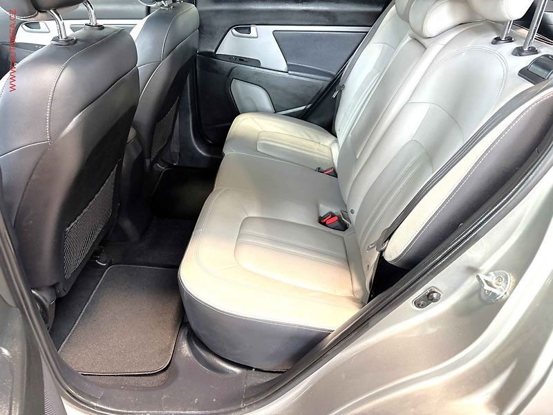 Kia Sportage (2014) 1.7CRDi, ČR, AC, kamera - fotka 10 z 16