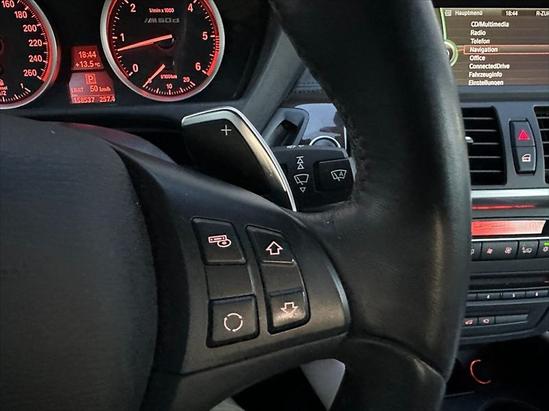 BMW X6 3,0 M50D X Drive 280kW-CZ-serv - fotka 26 z 47