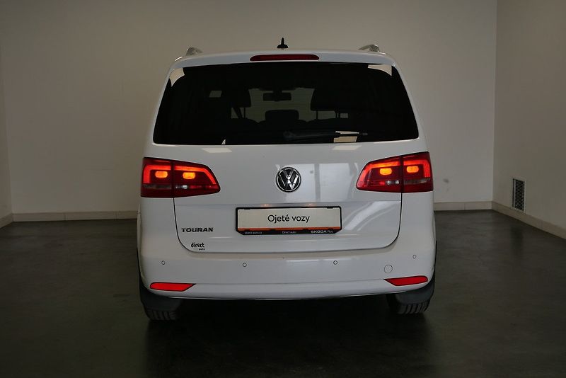 Volkswagen Touran - fotka 6 z 26