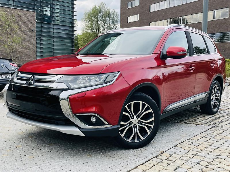 Mitsubishi Outlander 2.2D 4x4 1MAJ TAŽNÉ SERVISKA  - fotka 2 z 42