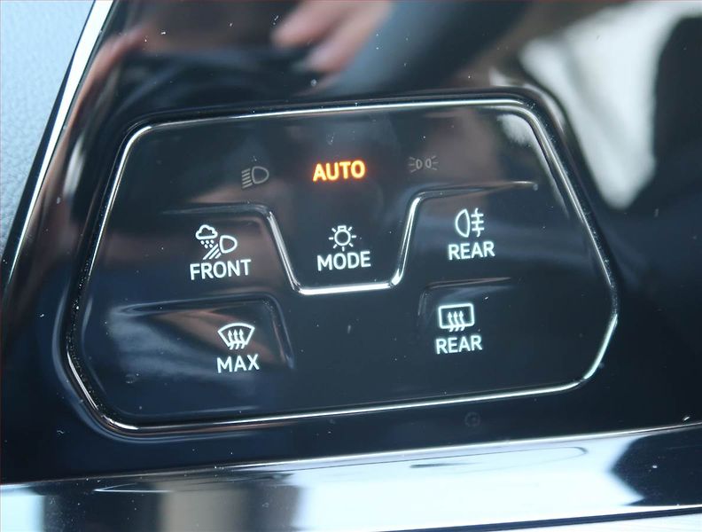 Volkswagen Golf (2021) Style 1.5 TSI, ČR,1.maj - fotka 16 z 19