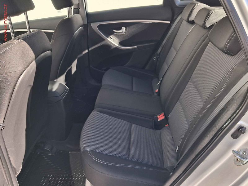 Hyundai i30 (2013) 1.4 i, 1.maj,ČR, AC, tempo - fotka 10 z 13