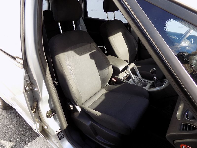 Ford S-MAX (2008) 2.0TDCi/klimatizace/ - fotka 16 z 33