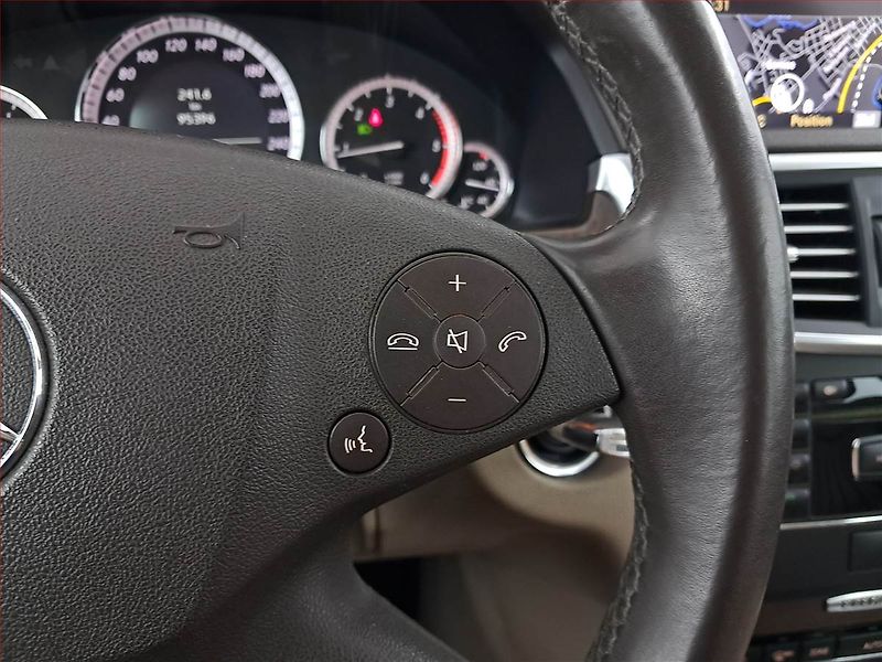Mercedes-Benz Třídy E (2009) E 220 CDI, Automat, Kůže, Navi - fotka 18 z 20