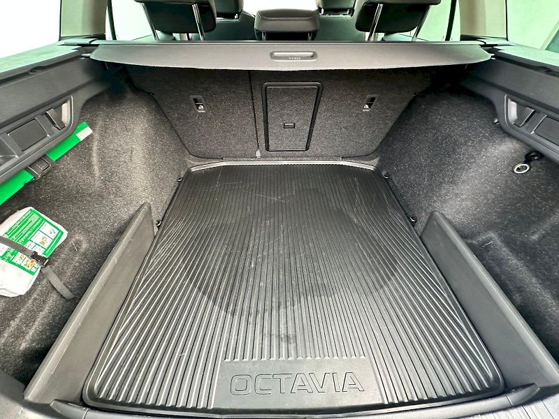 Škoda Octavia (2025) 1.5 TSI 110kW MHEV Top Selecti - fotka 22 z 24