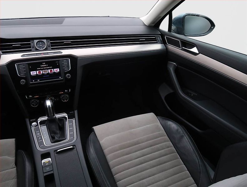 Volkswagen Passat (2016) Highline 2.0 TDI, Automat - fotka 8 z 21