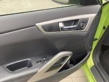 Hyundai Veloster 1.6i,PRÉMIUM, AUTOMAT,PLNÁ VÝB - náhled 16