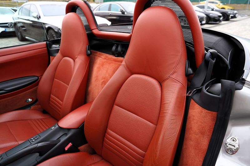 Porsche Boxster 2.5i/205PS/hardop/54.000 km !! - fotka 39 z 50