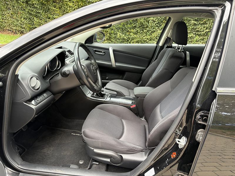 Mazda 6 2.0 Exclusive - fotka 19 z 31